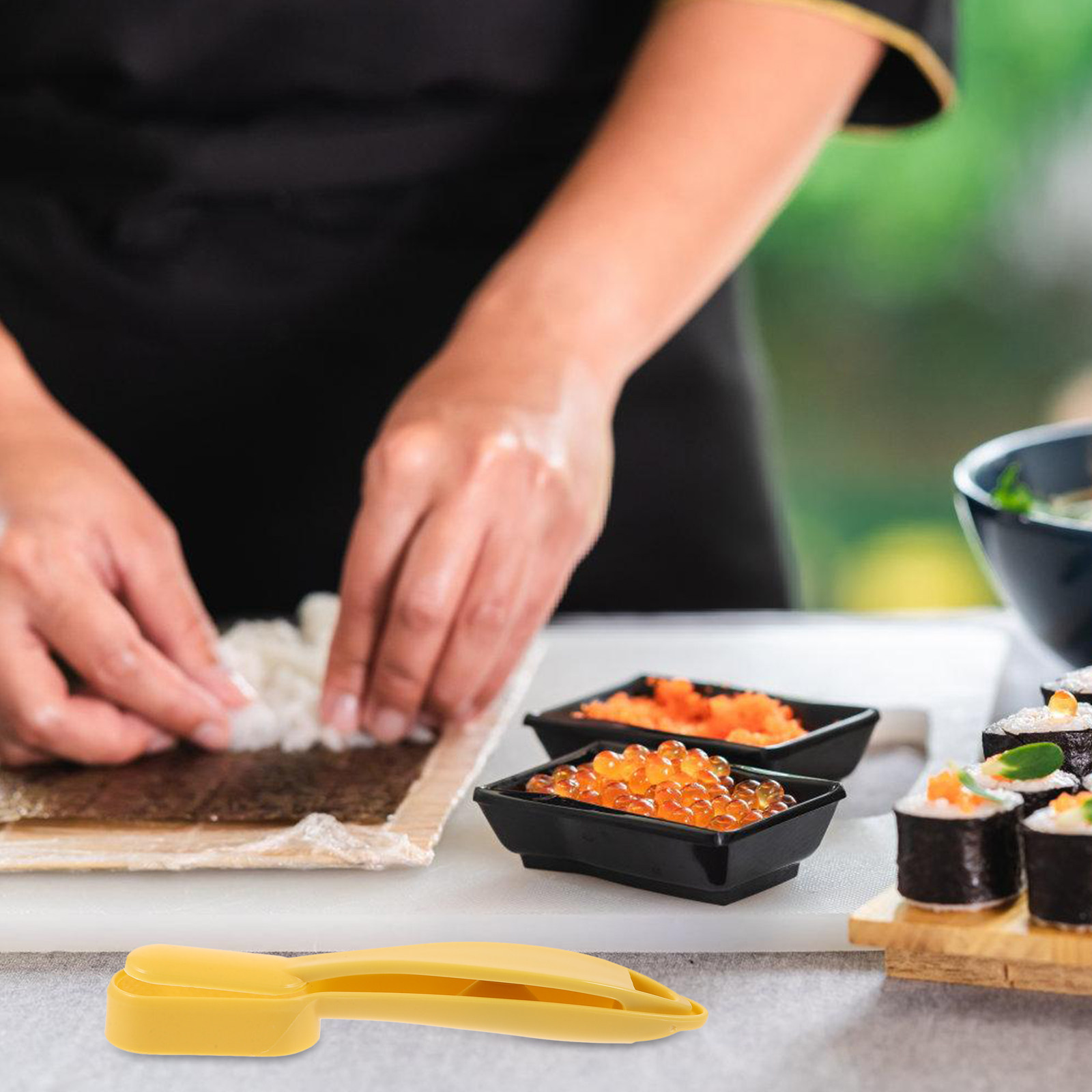 Kitchen Gadgets Japanese - 10-teiliges japanisches Küchenzubehör-Set: Niedliche Cartoon-Sushi-Formen und