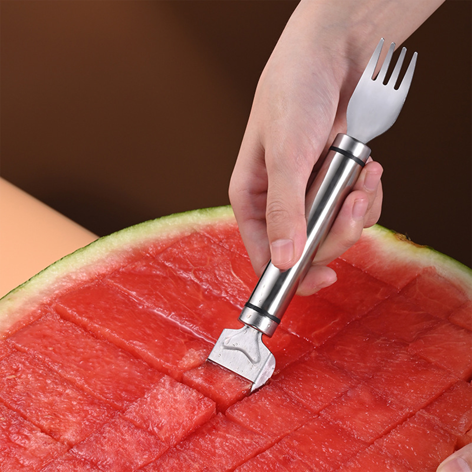 Kitchen Gadgets Cutting Tools - Edelstahl-Wassermelonen-Schneidewerkzeug Funktionale Wassermelonen-Gabel Melonenschneider Obstgabel Küchenzubehör